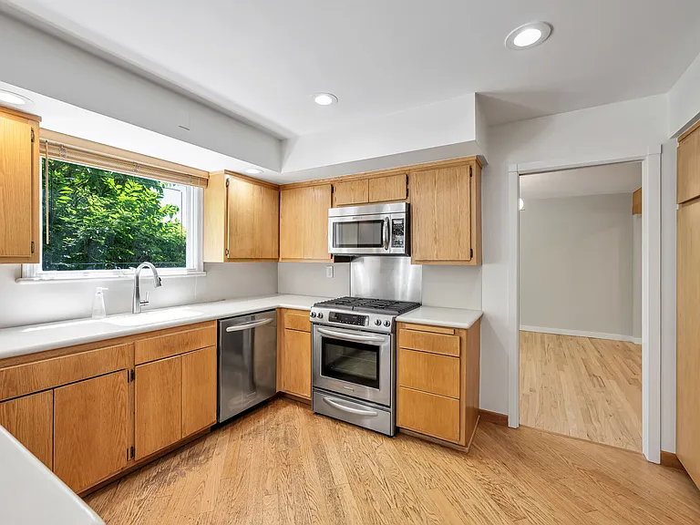 439 Summit St — Photo 10