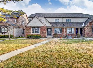 1309 Applegate St #17, Waterville, OH 43566