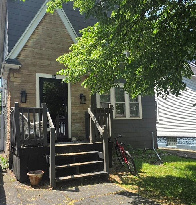 1st image of 32 Lasalle Ave