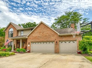 1136 W Brookforest Dr, Peoria, IL 61615