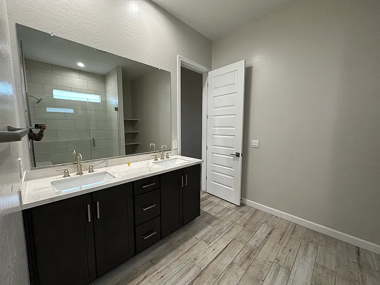 10319 W Harmony Ln — Photo 26