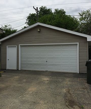 2nd image of 20 Evergreen Ln