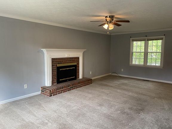 3rd image of 4749 Shallow Ridge Rd NE