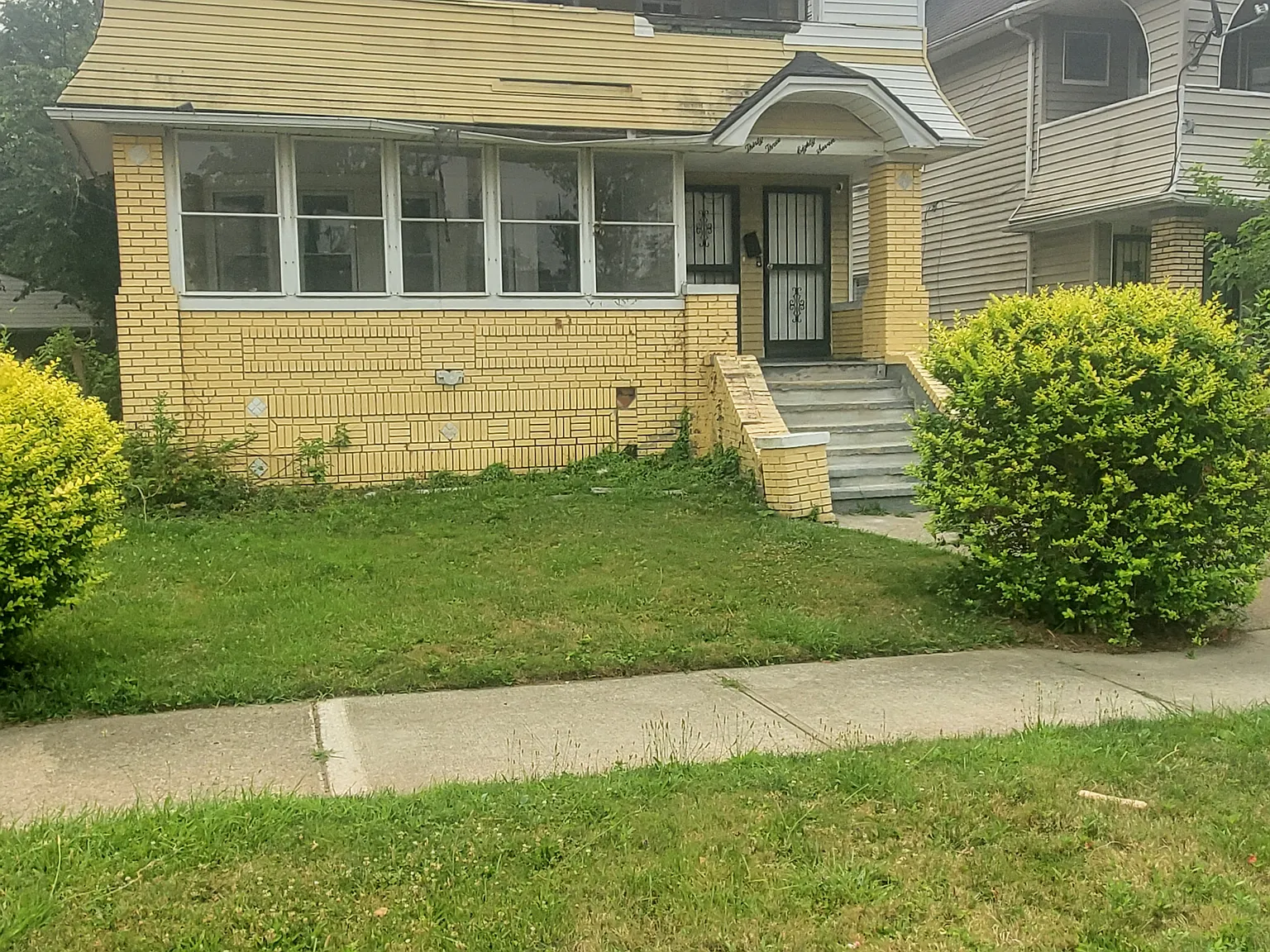 3 bed, 1400 sqft, $1,500 — Photo 1