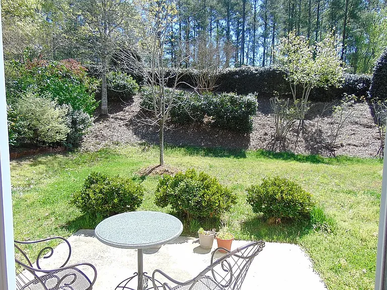 4008 Remington Oaks Cir — Photo 41