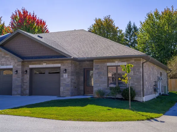 775 Campbell Ave #1, Kincardine, ON N2Z 1V9