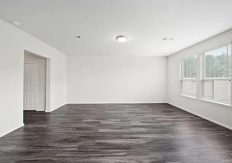 128 Bennington Dr — Photo 18