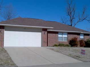 3819 W Creekside Ct, Springfield, MO 65802