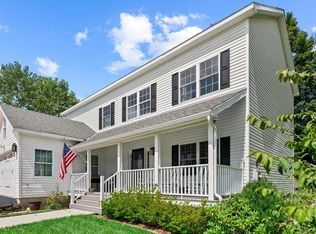 31 Asas Way, North Bennington, VT 05257