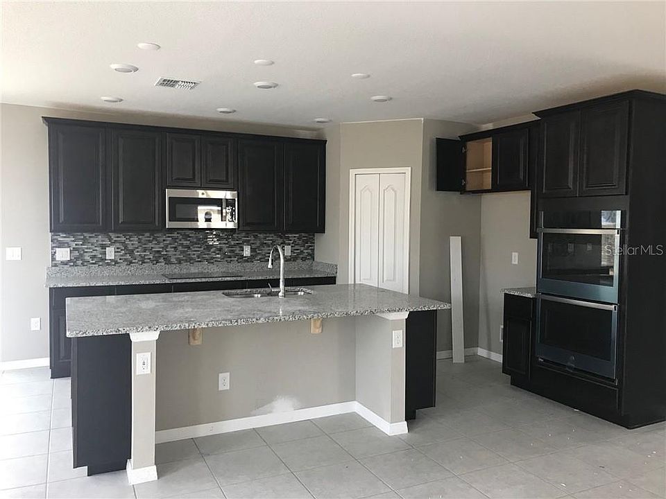 2nd image of 345 Lake Doe Blvd