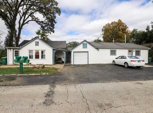 827 N Cedar Lake Rd, Round Lake, IL 60073