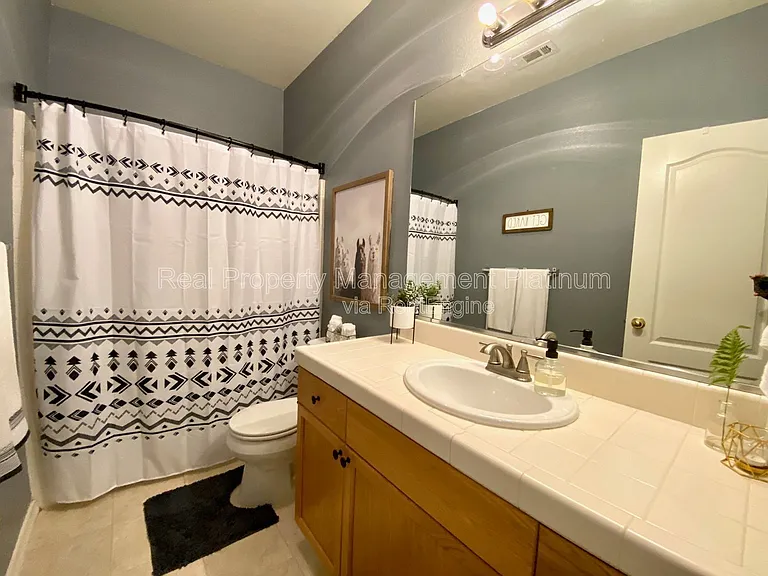 4872 N Crestmoor Ave — Photo 30