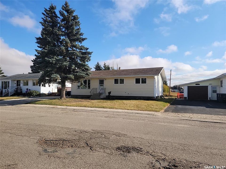1st image of 708 2nd St W
