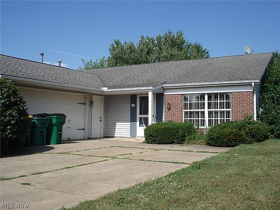 2nd image of 262 W Parkway Dr