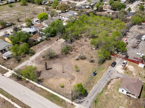 667 W PETALUMA BLVD, San Antonio, TX 78221