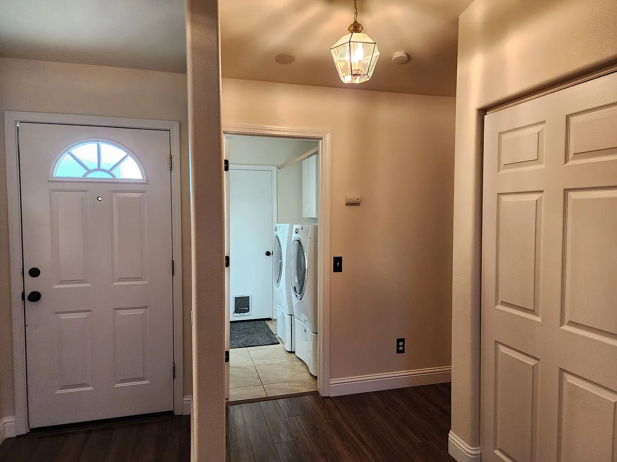 Building Photo - 1783 Lantana Dr
