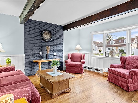 4th image of 103 Parkview Street