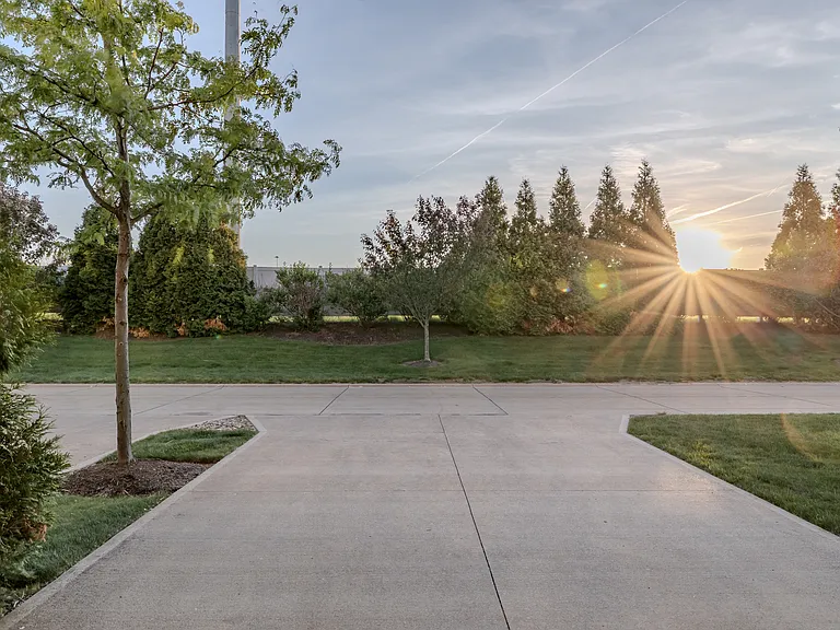 6180 N Pointe Dr — Photo 35