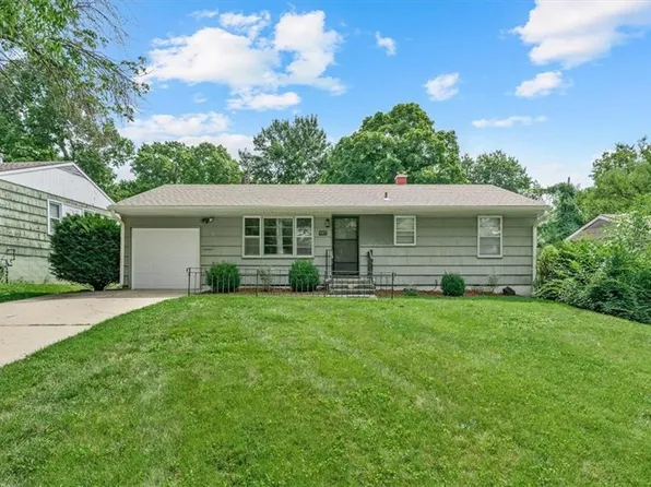 9007 Holly St, Kansas City, MO 64114