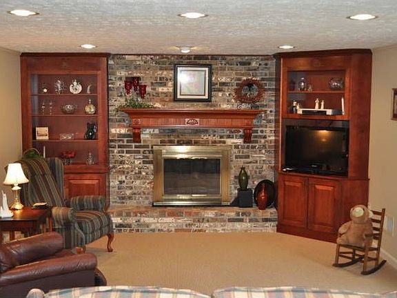 2nd image of 7711 Charron Ct
