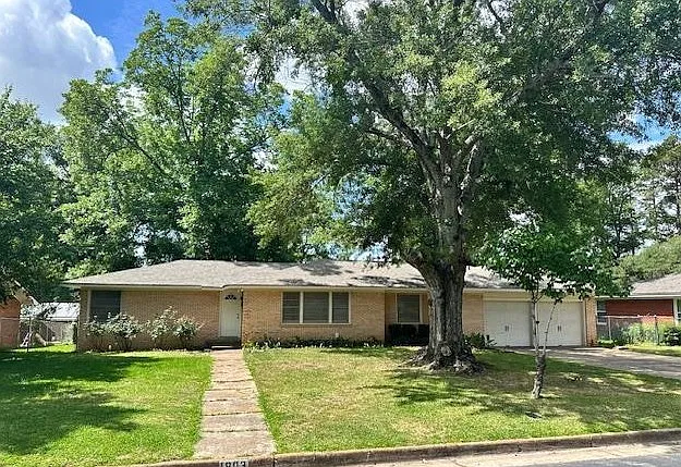 3 bed, 1614 sqft, $1,650 — Photo 1