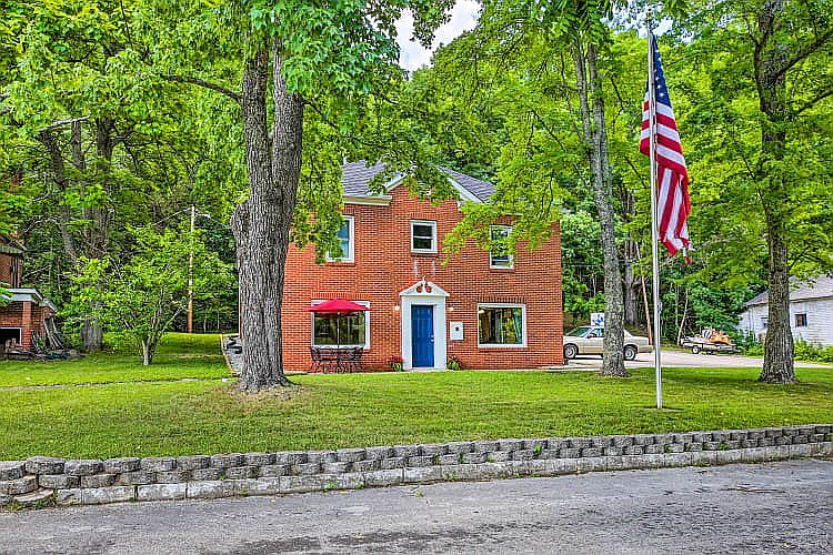2nd image of 157 Old Campus Rd