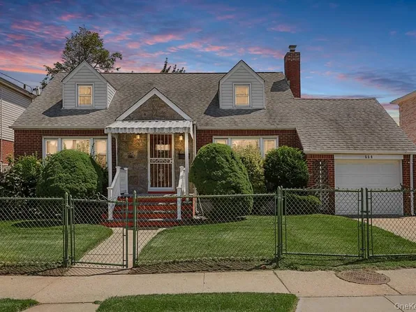 560 N 6th Street, New Hyde Park, NY 11040