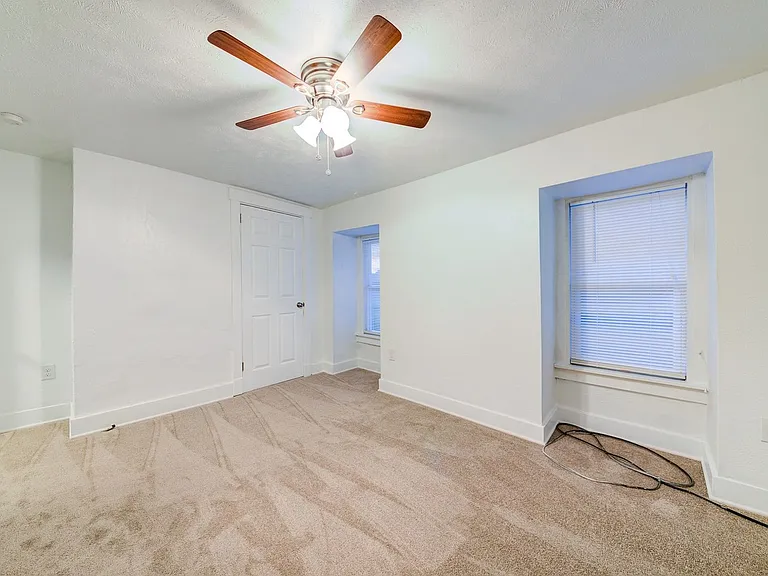 33 Southern Ave — Photo 14