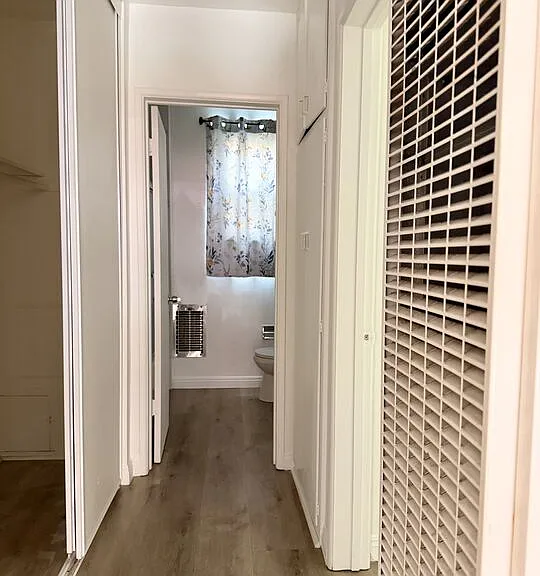 4848 Elmwood Ave #3 — Photo 8