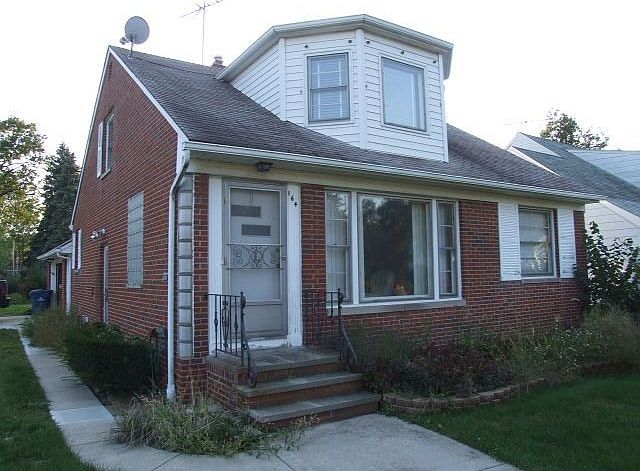 1st image of 164 E 291st St