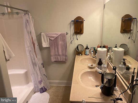 4th image of 511 N Winding Brooke Dr