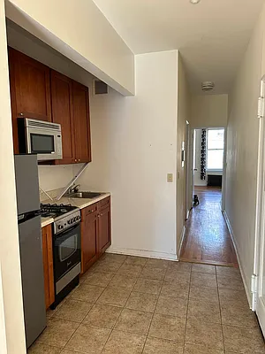 Rented by Eric Goodman Realty Corp | media 2