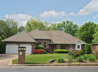 2058 E Briar St, Springfield, MO 65804