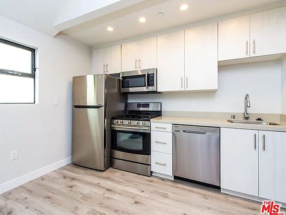 2nd image of 483 Washington Blvd #483