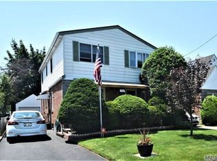 186 Ash St, Valley Stream, NY 11580