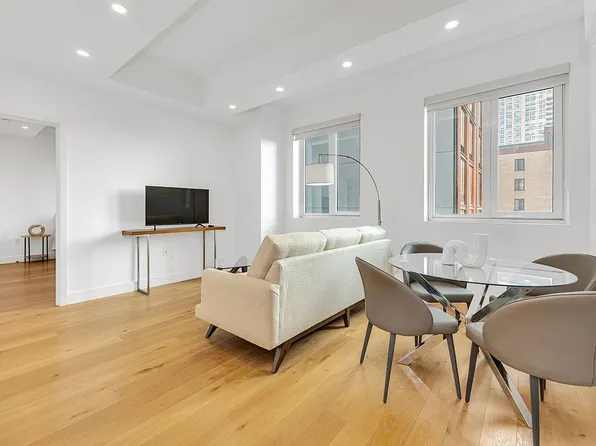 24-16 Queens Plz S #4J, Long Island City, NY 11101