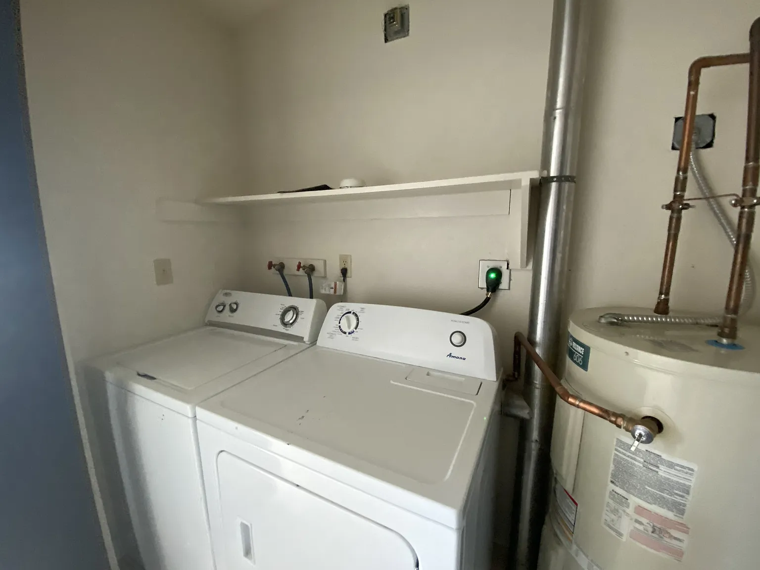 Elk Street - 920 E... — Photo 4