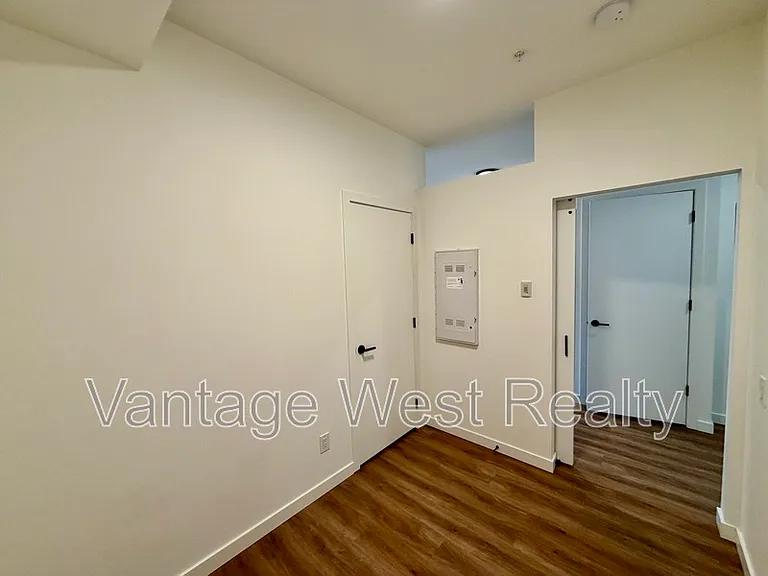 615 Rutland Rd N #101 — Photo 6
