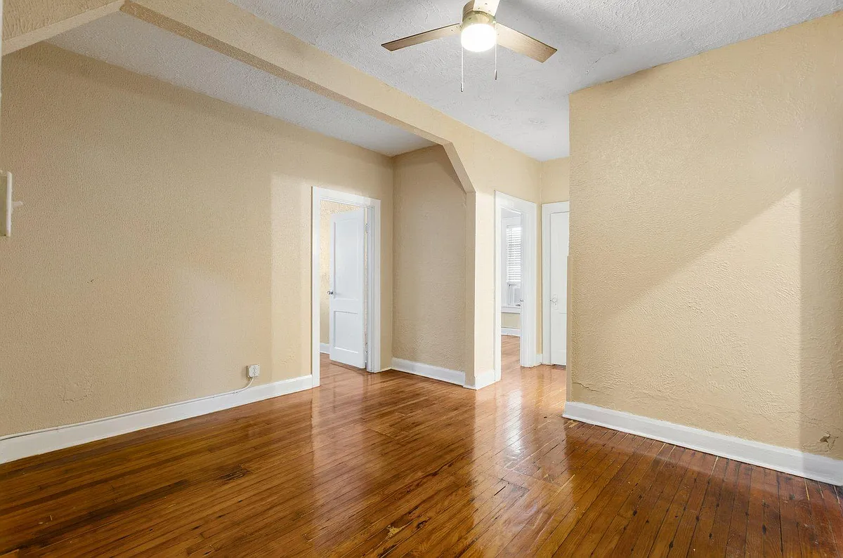Building Photo - 323 N Westland Ave #1