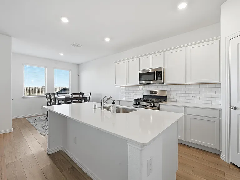 216 Post Oak St — Photo 10