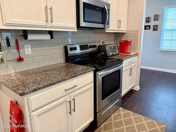 5th image of 506 Golden Villas Drive