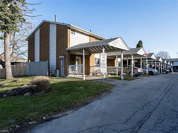 2nd image of 125 Limeridge Rd W