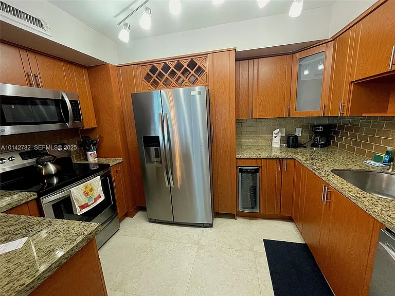 3505 S Ocean Dr #1415 — Photo 2