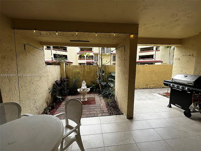 8800 SW 123rd Ct #J-106 — Photo 5