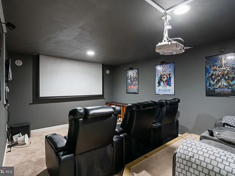 523 Windermere Dr — Photo 32