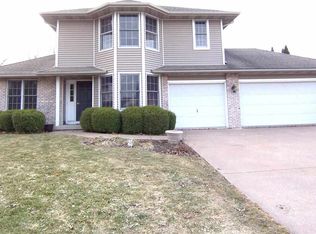 44 White Pine Rd, Geneseo, IL 61254