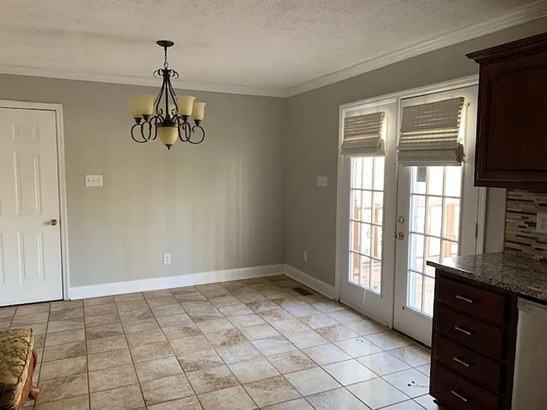 29125 Henderson Cir — Photo 4