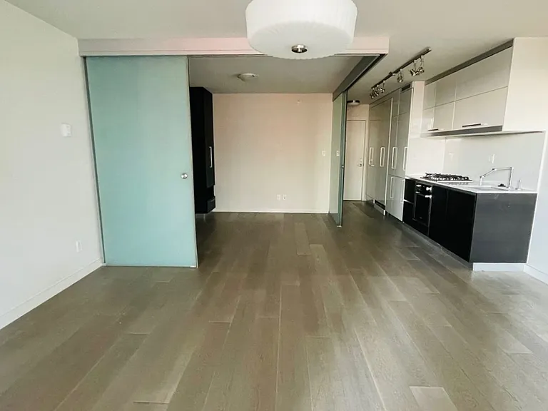 189 Keefer St #502 — Photo 2