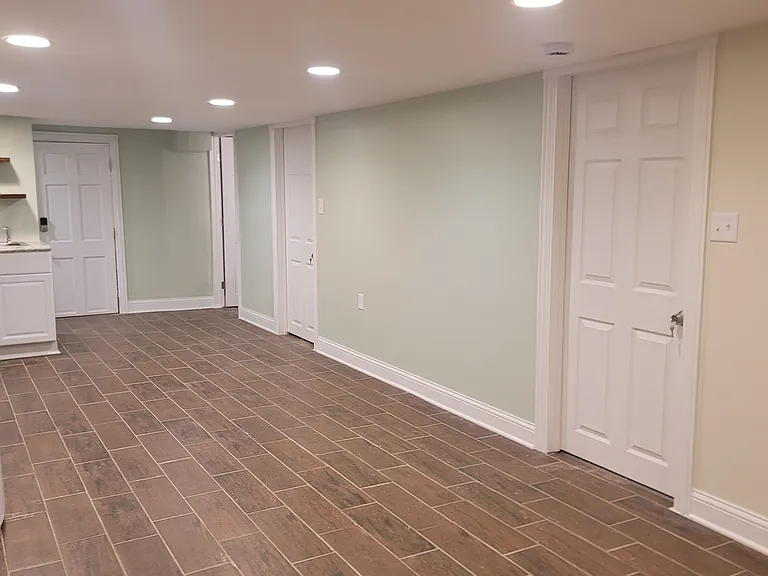3535 W Melrose St — Photo 5
