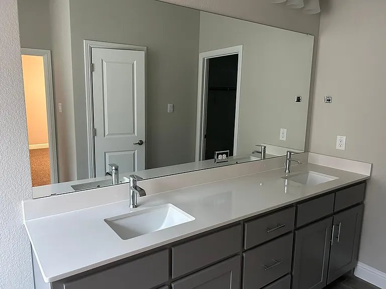 2032 Windsor Dr — Photo 9